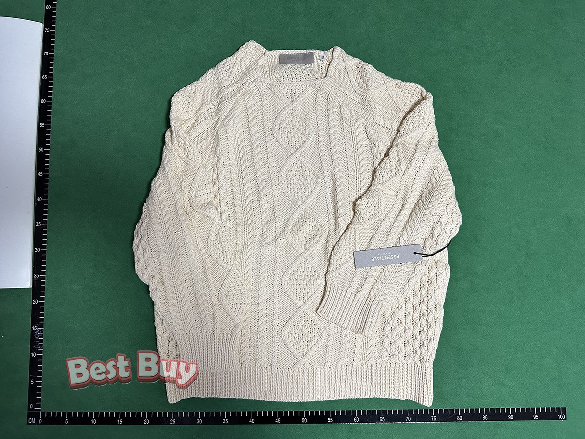 ESSENTIALS Sweater