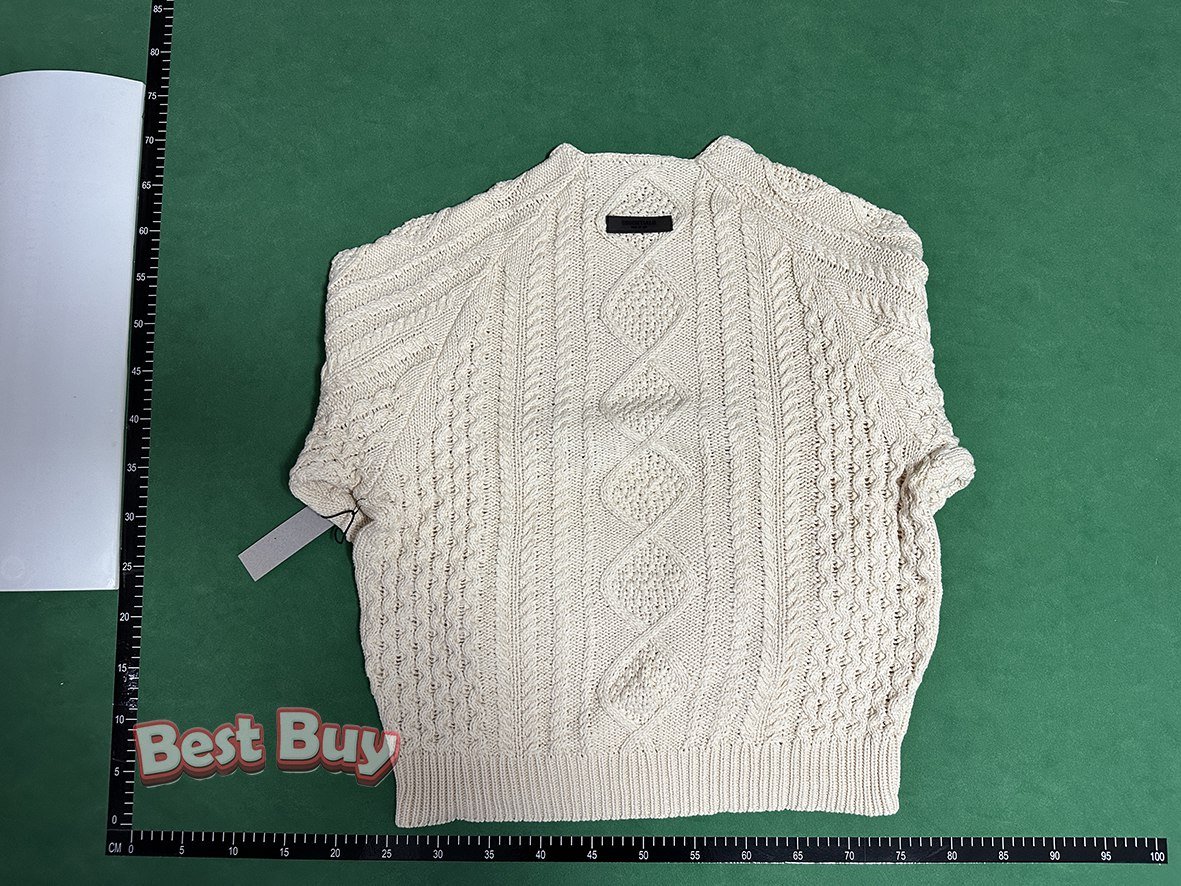 ESSENTIALS Sweater