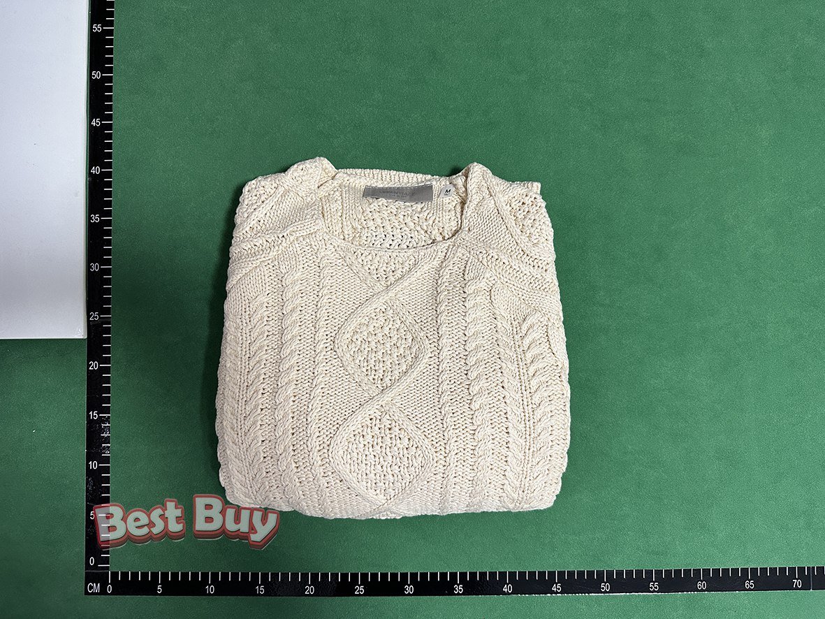 ESSENTIALS Sweater