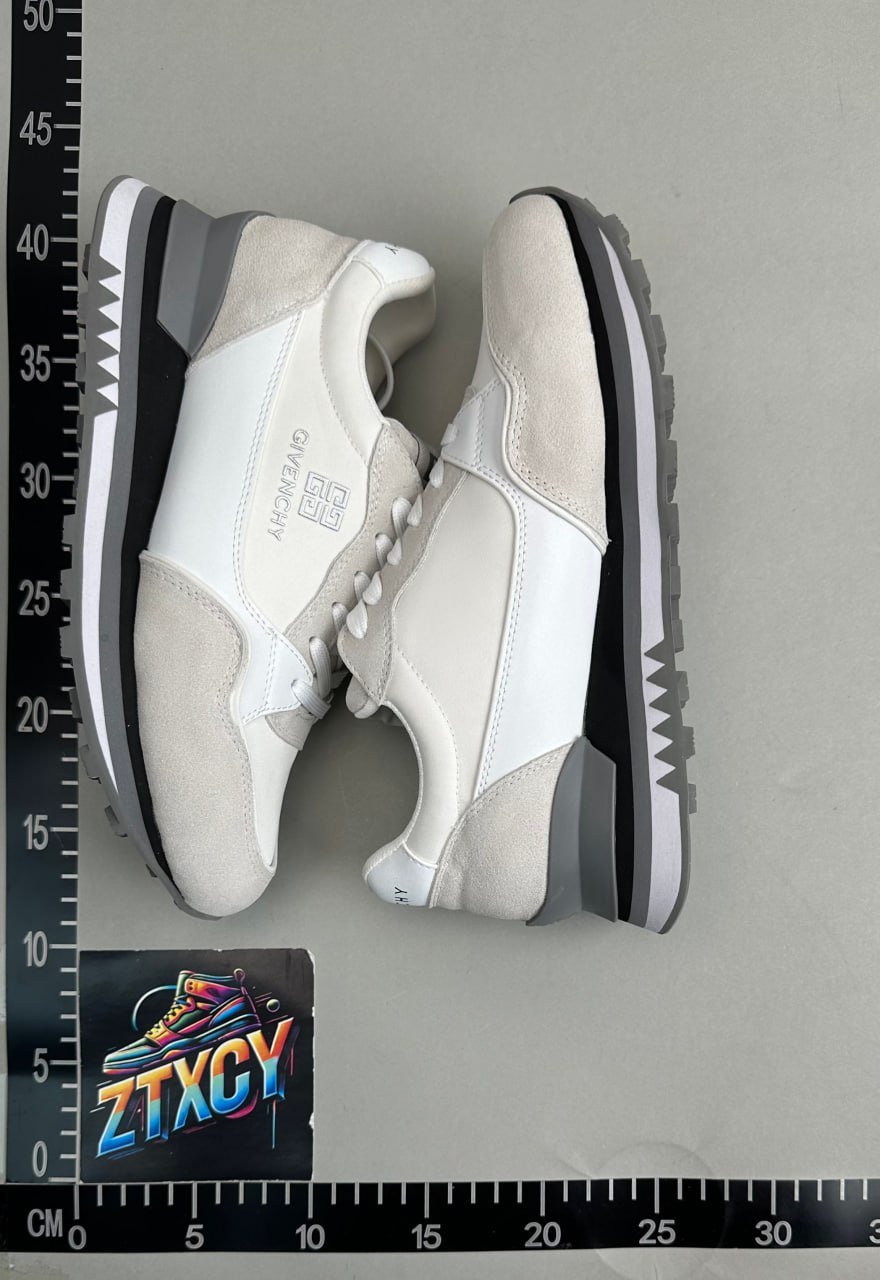Givenchy Sneakers