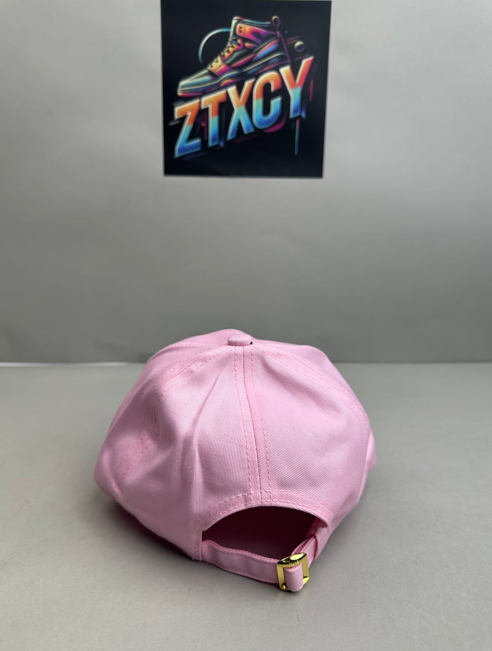 Celine hat