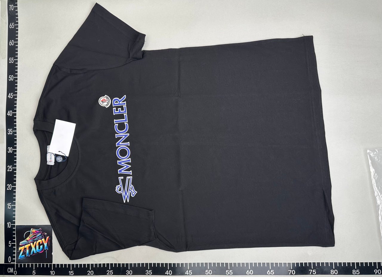 Moncler T-shirt
