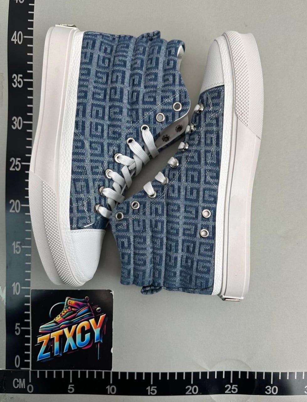 Givenchy Sneakers
