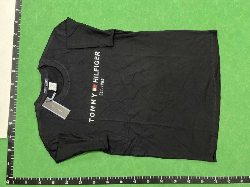 Tommy T-shirt  (40 CP)