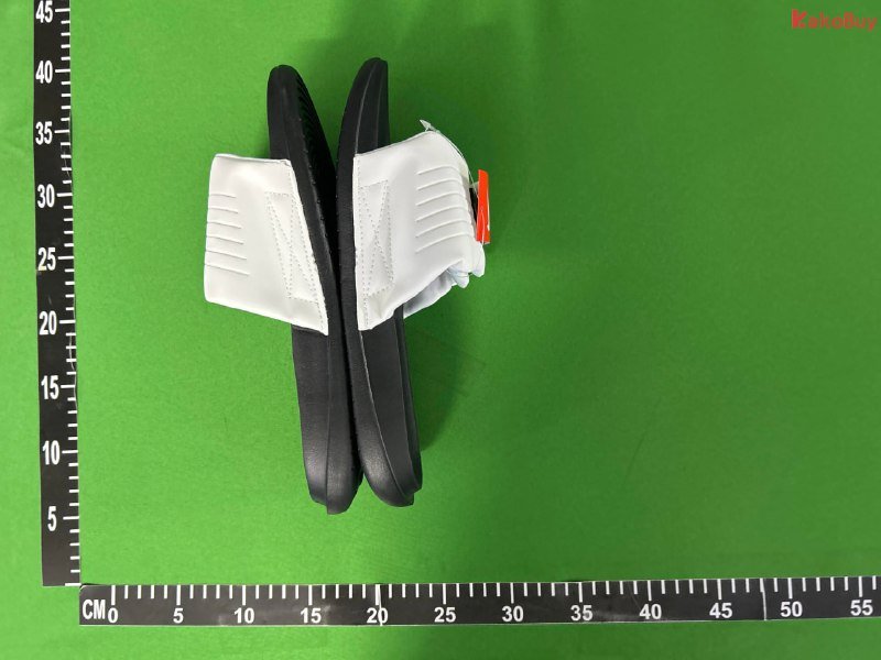 Nike Puma slippers （15+）