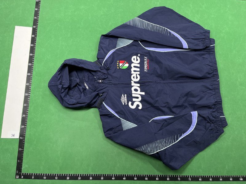 Sports suit