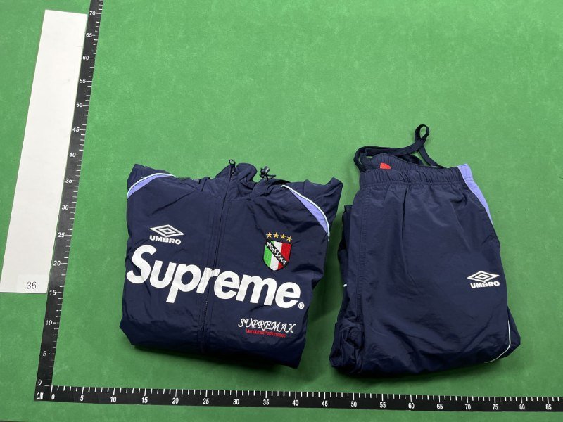 Sports suit