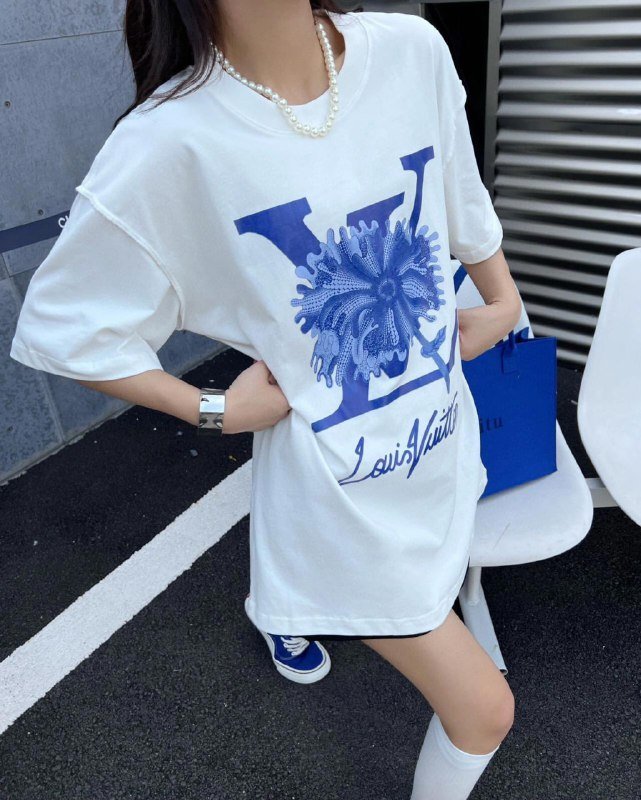 LV Louis Vuitton t-shirt