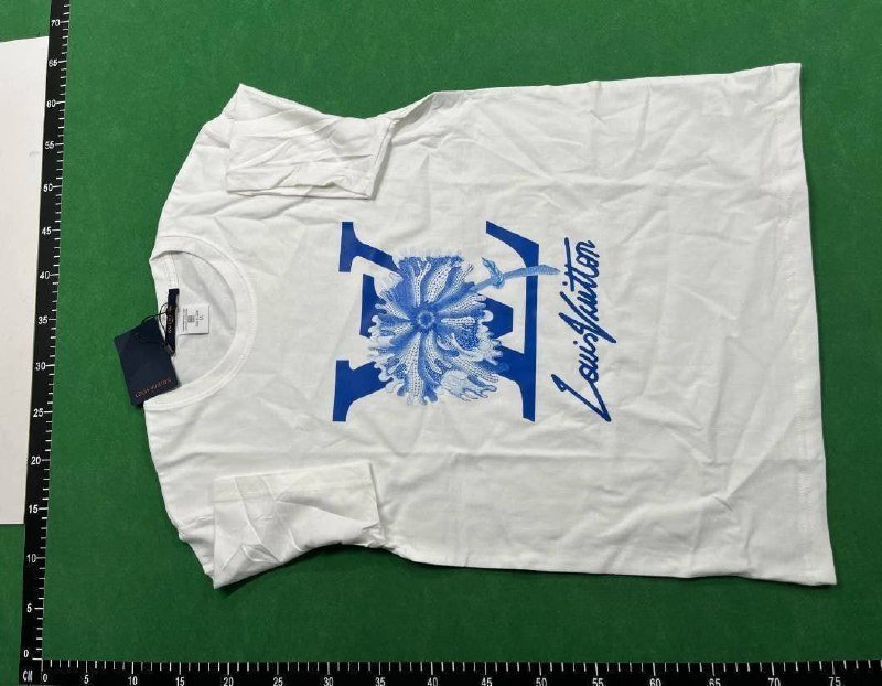 LV Louis Vuitton t-shirt