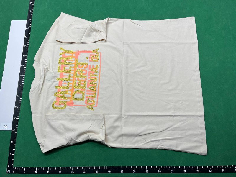 GALLERY  T-shirt