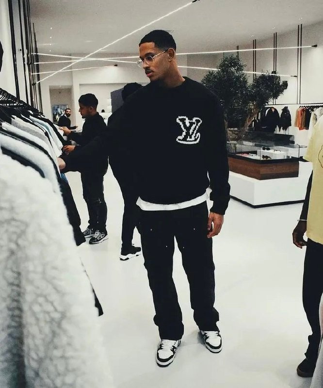 LV sweater