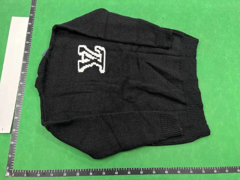 LV sweater