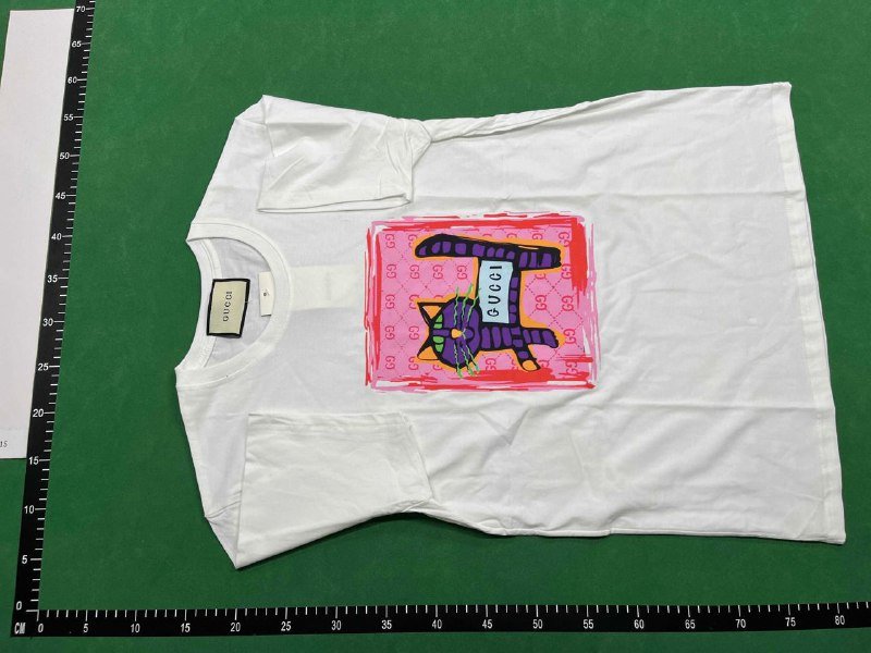 Gucci T-shirt   (37 CP)