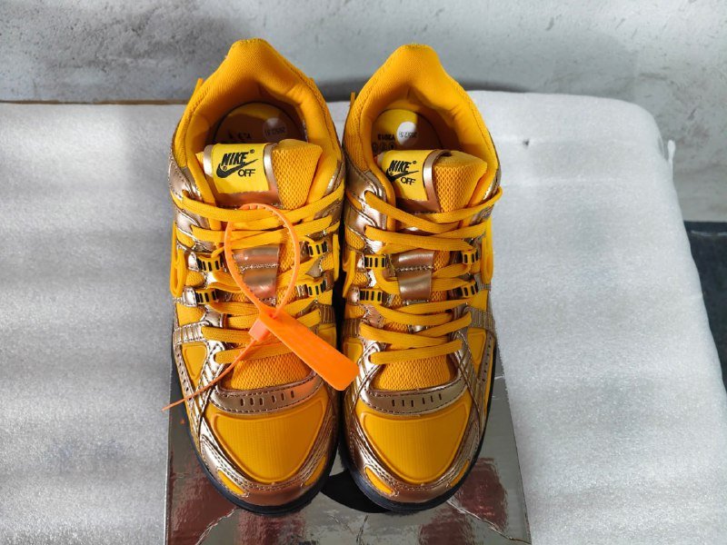 Off White Ruber