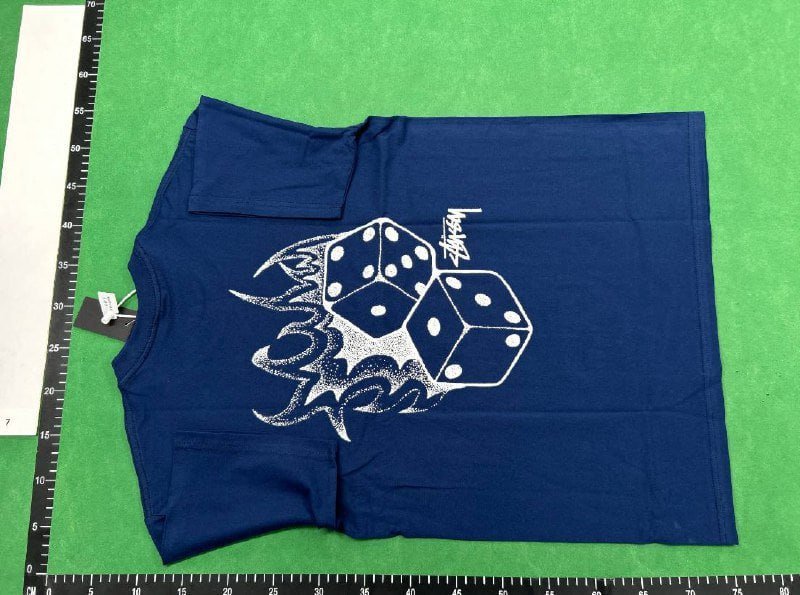 Stussy tee  (40 CP)