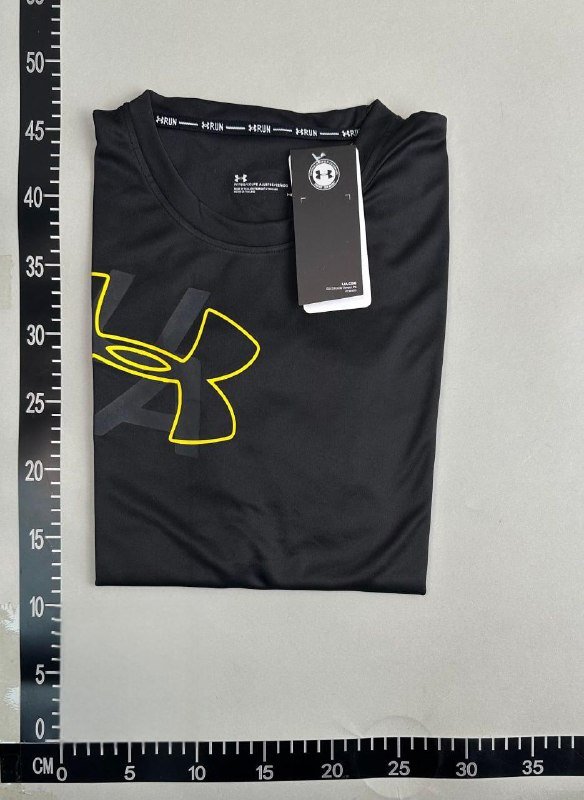 Under Armour T-shirt