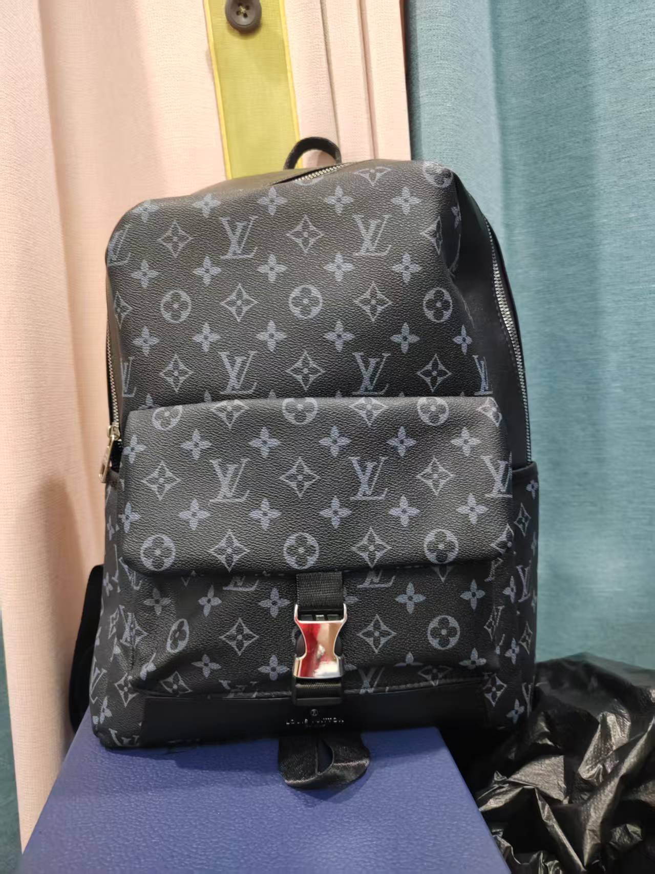  Louis Vuitton bags
