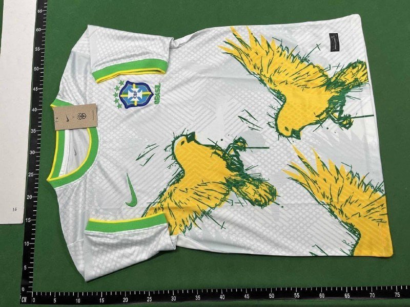 Football T-shirt (39 CP)