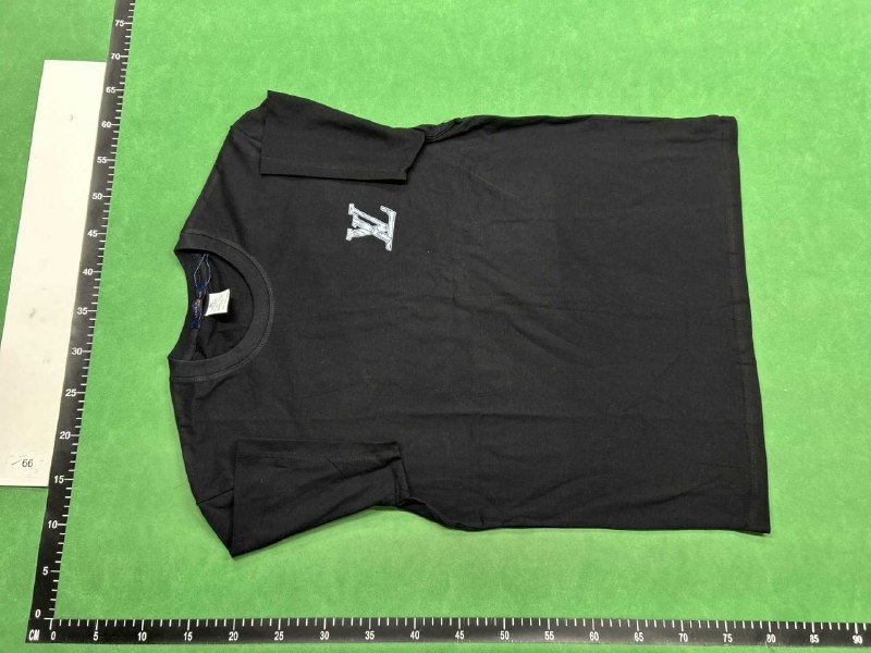 Louis Vuitton tee