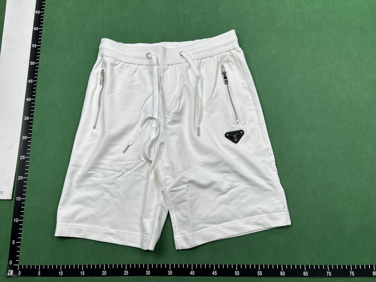 Prada shorts t-shirt (40 styles)