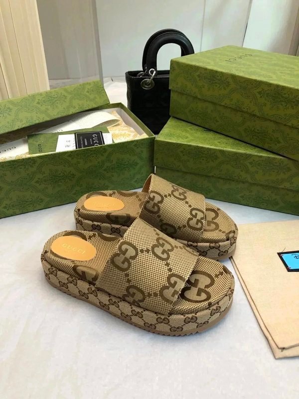 Gucci Slippers（37+styles