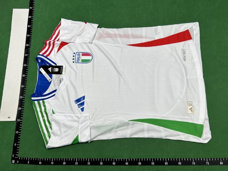 football T-shirt (40 CP)