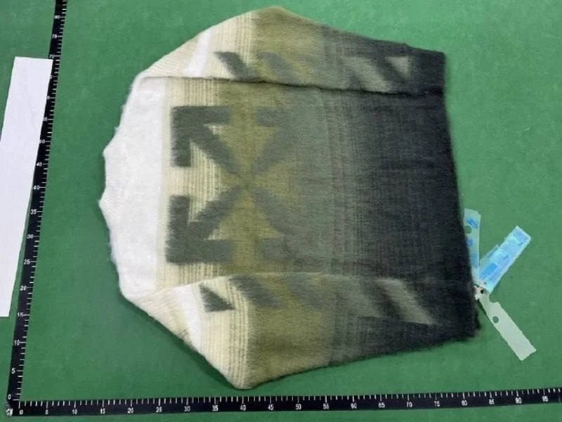 off white sweater (40 style)