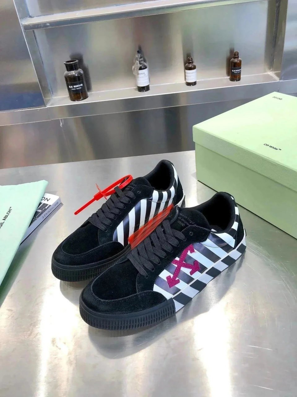 Off-White vulcanized