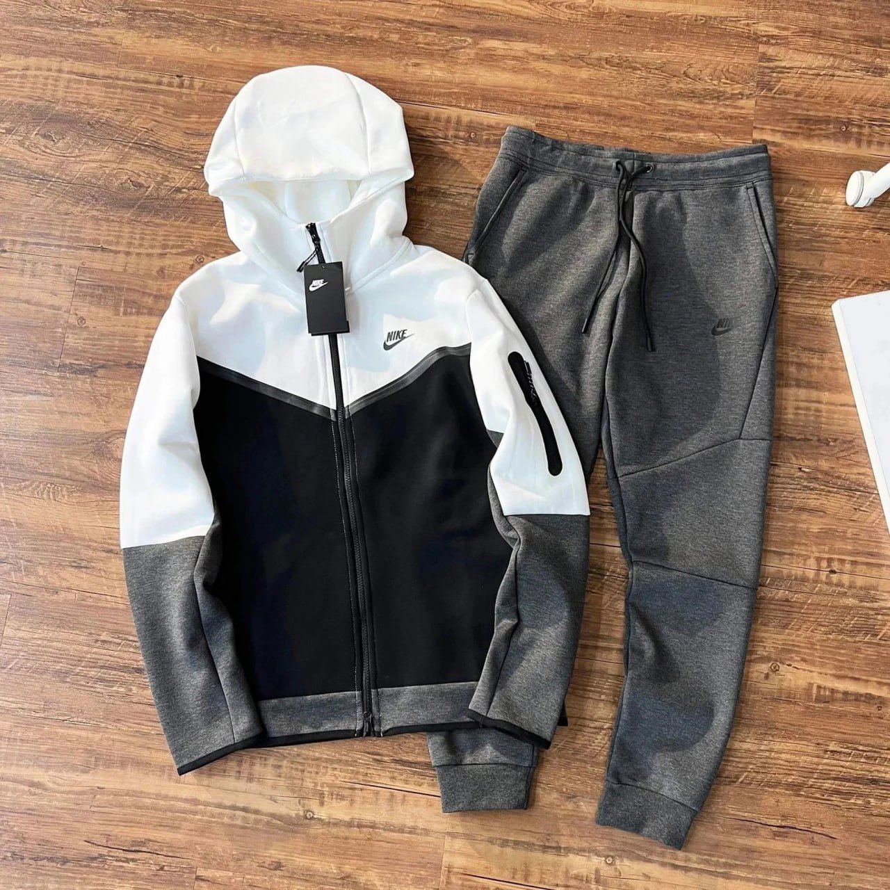 Nike Tech Fleece Hoodie & Pants Set