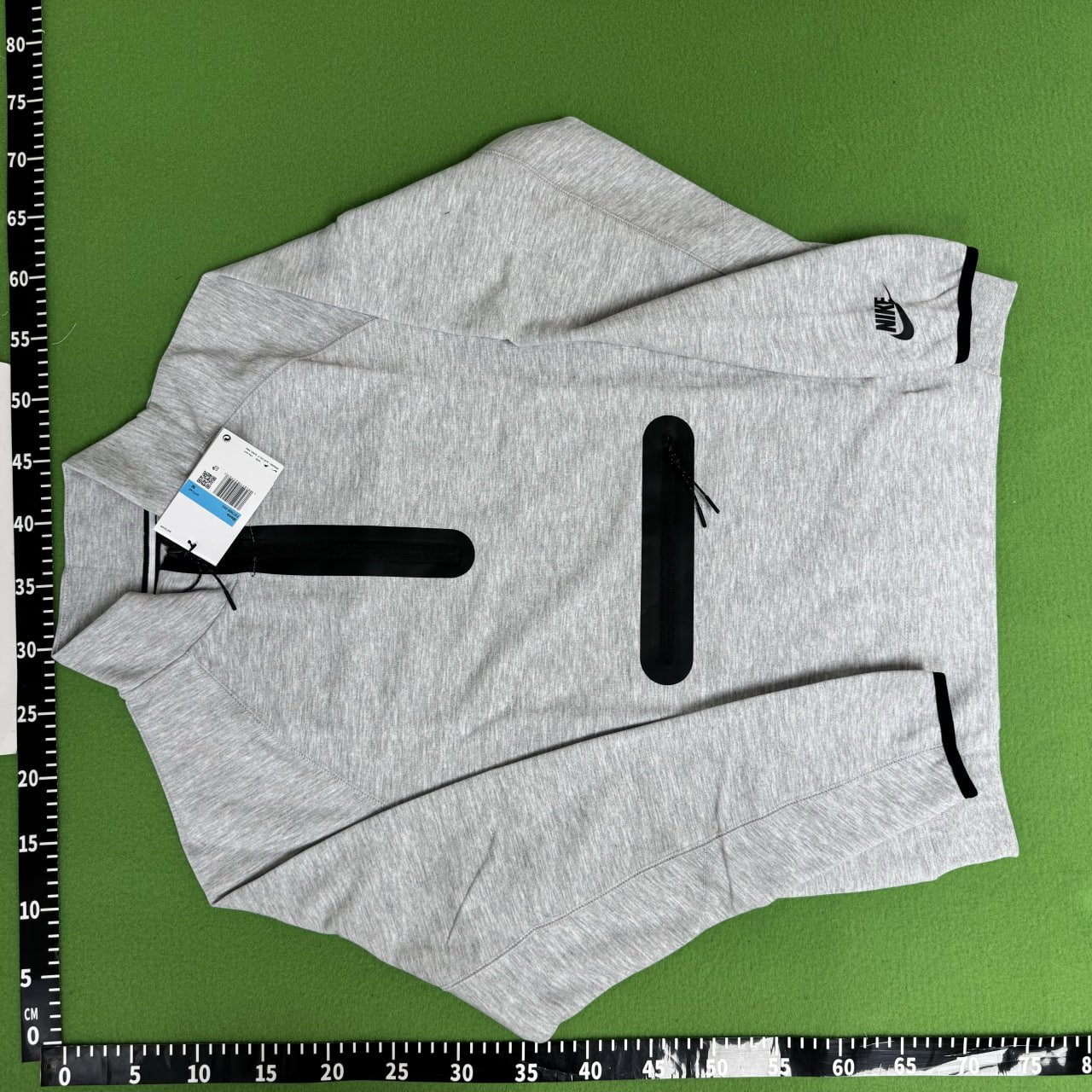 Nike Trail T-Shirt/Nike Pro Long Sleeve/Down Vest/Hoodie/Sweatpants