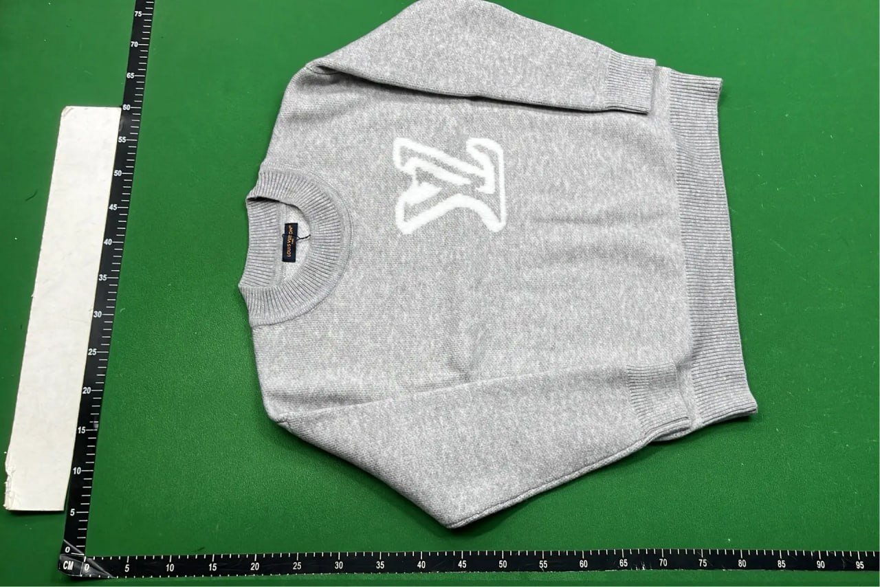 LV Louis Vuitton Monogram / Damier / Graphic Print Sweaters / Sweatshirts / Hoodies