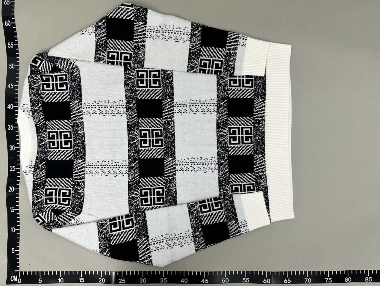 Fendi FF Logo Sweater / Fendi Roma Sweater / Houndstooth Pattern Sweater [4 styles]