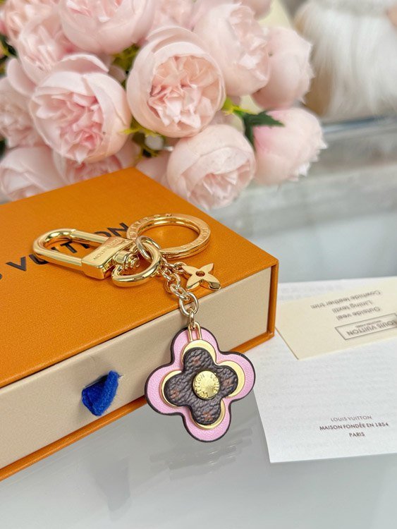 Louis Vuitton Monogram Flower Petal Buckle Keychain