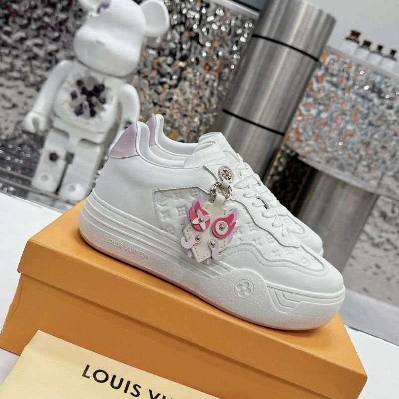 Louis Vuitton B22 Sneakers
