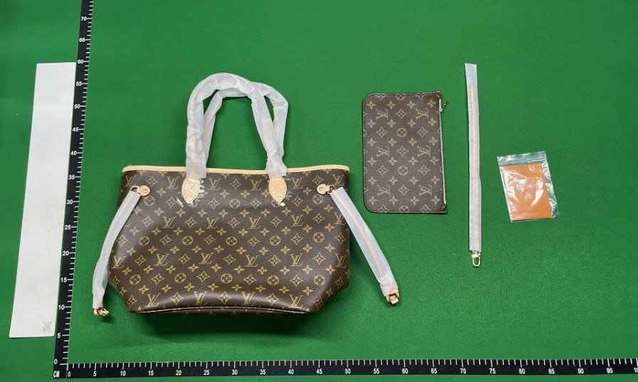Louis Vuitton Monogram Bags [39+ Models, Multiple Sizes & Styles]