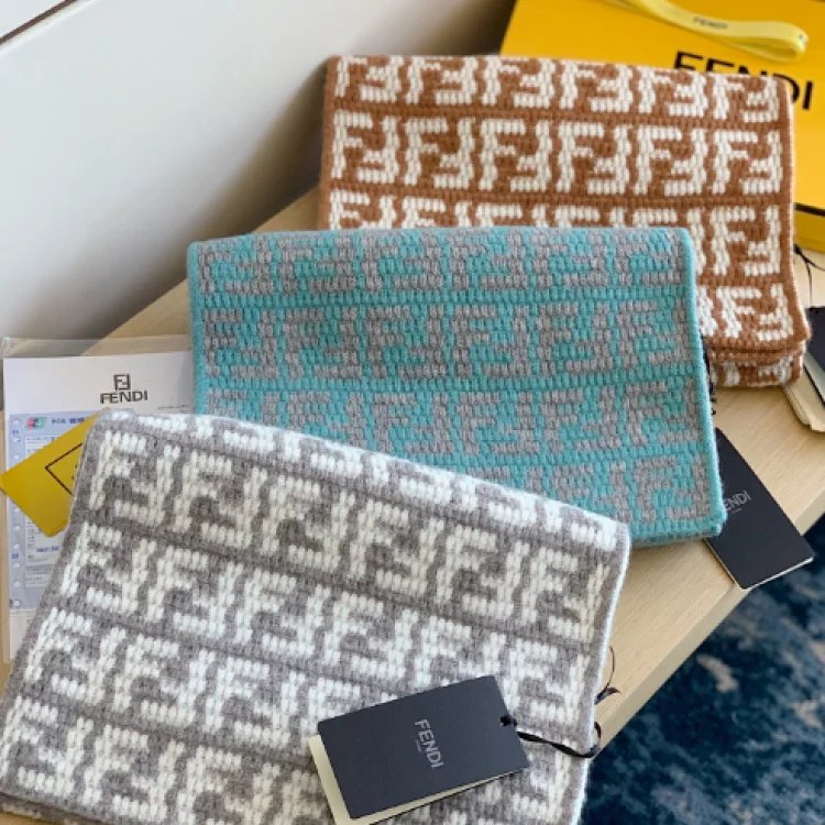Fendi scarf (5 style)