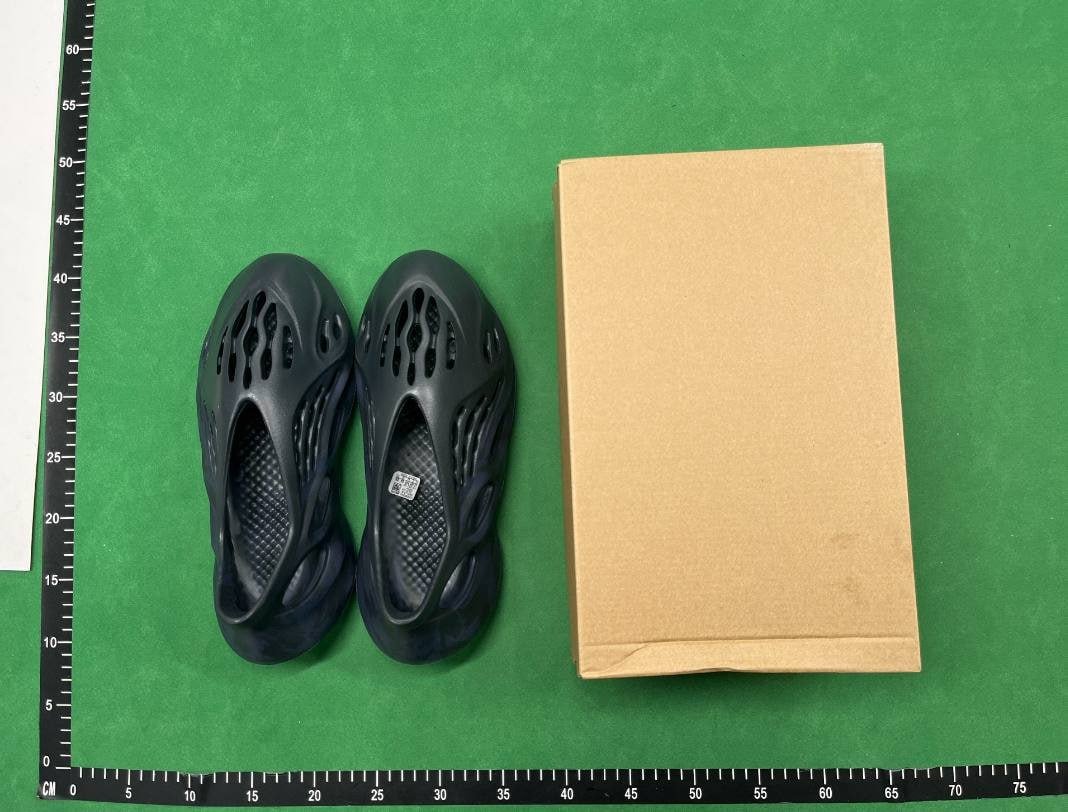 Adidas Yeezy Slide Sandals [14 styles]