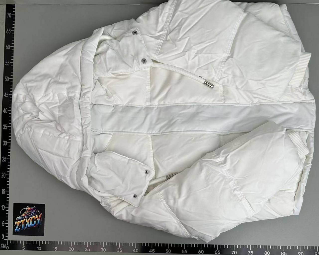 Ami Paris Puffer Jackets [5 styles]