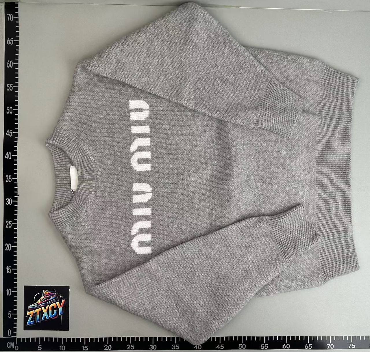 Miu Miu Logo Knit Sweater [10 styles]