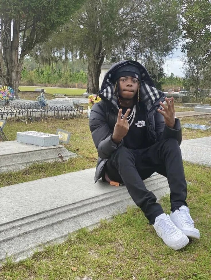 Burberry Nylon Puffer Jacket [8 styles]