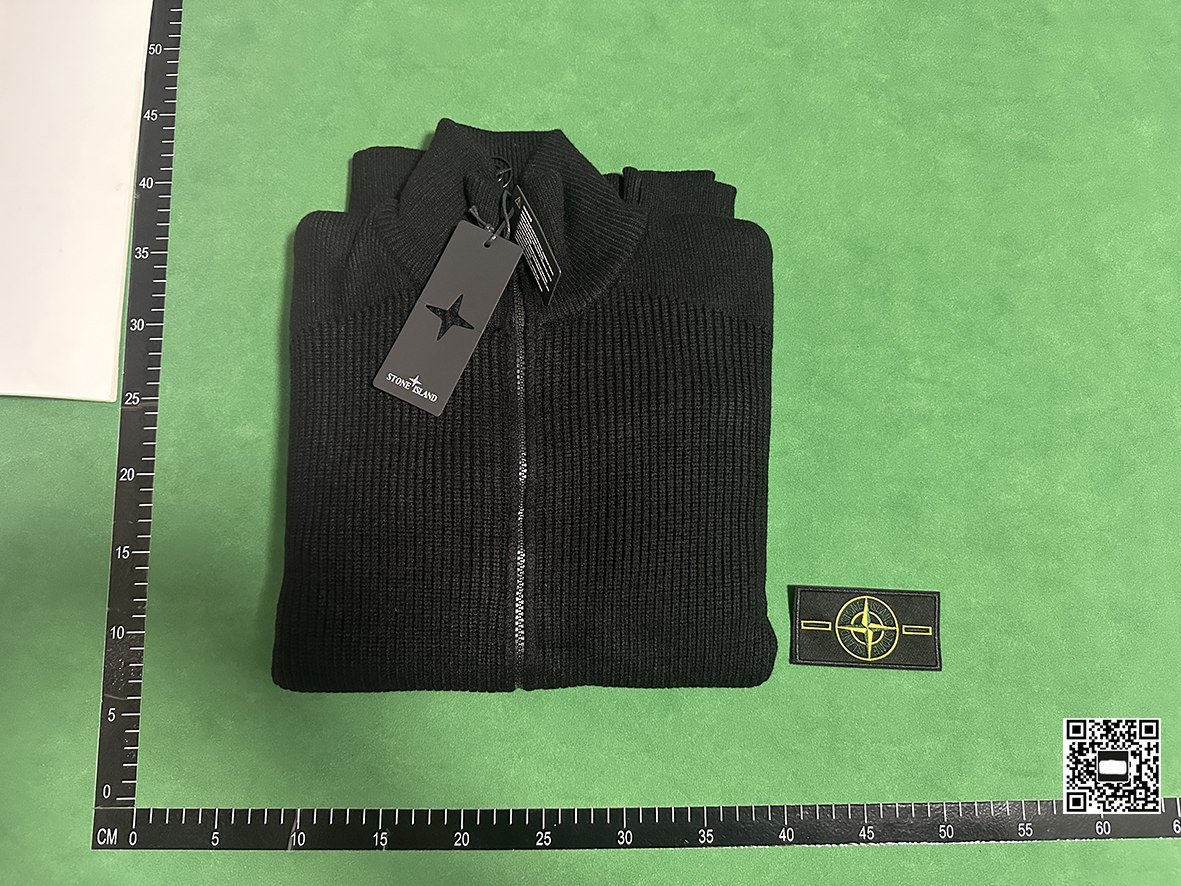 Stone Island Crewneck and Zip-Up Sweaters [7 styles]