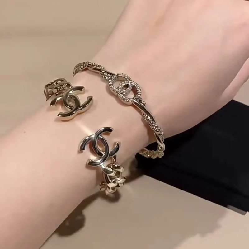 Chanel CC Logo Chain Bracelets [2 styles]