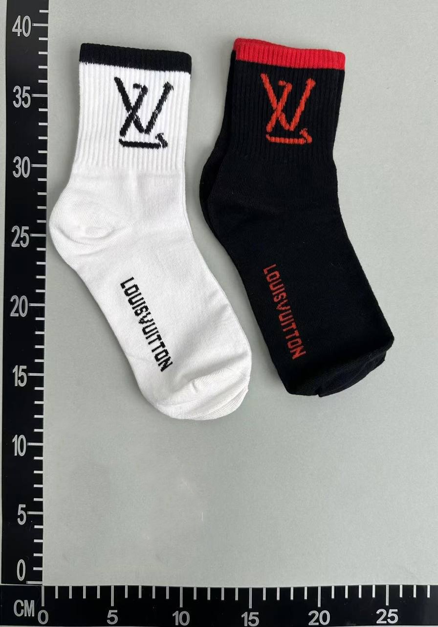 LOUIS VUITTON LV Logo Socks [25 styles]