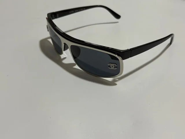 CHANEL Aviator-Style Sunglasses [6 styles]