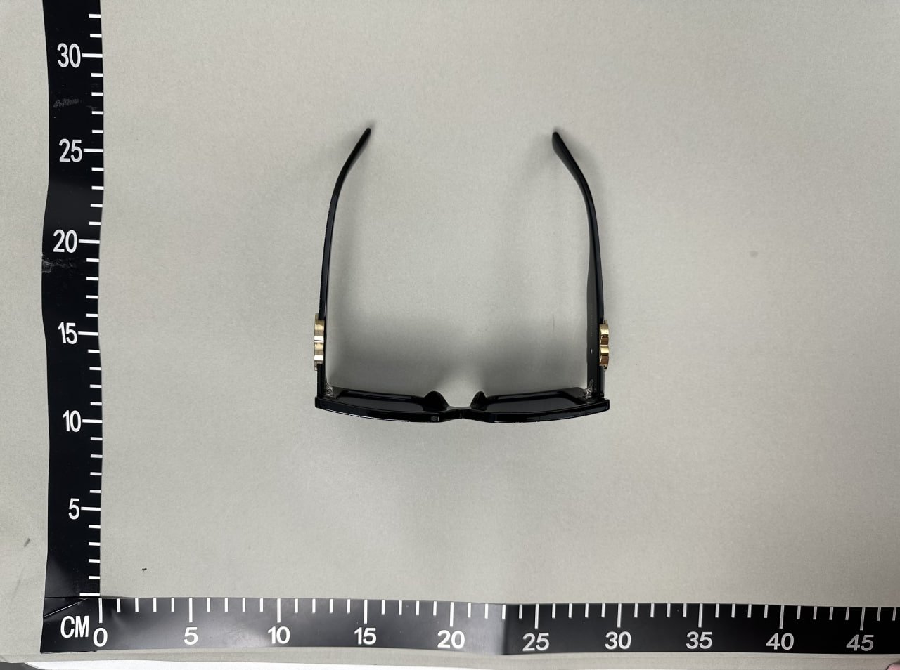 Gucci GG Supreme Sunglasses [36 styles]