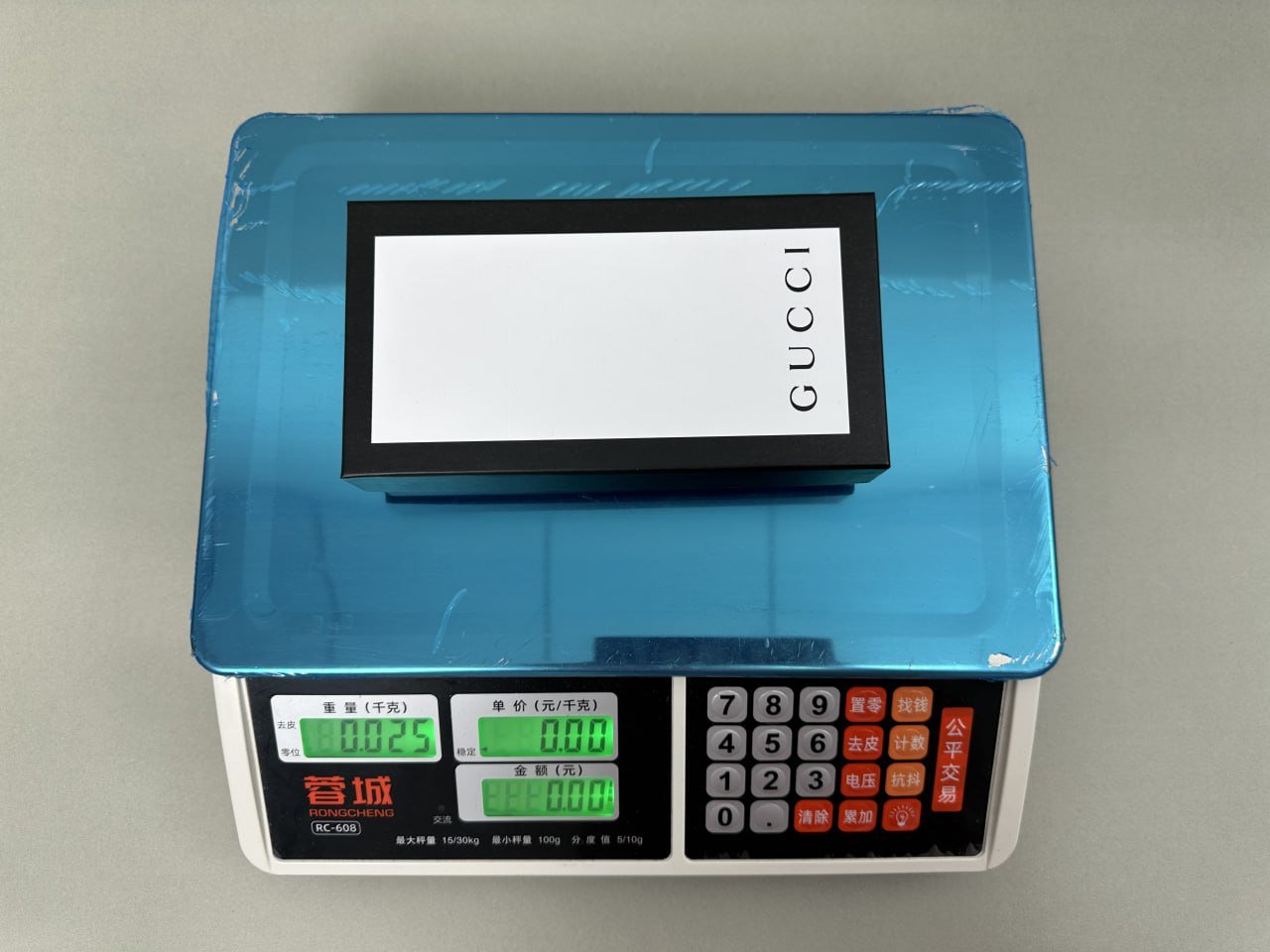 Gucci GG Supreme Sunglasses [36 styles]