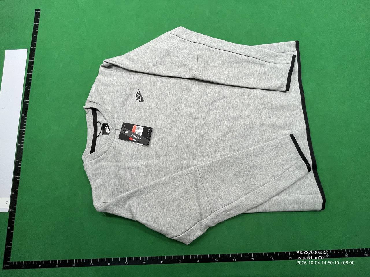 Nike Loose Fit Sweatshirt [2 styles]