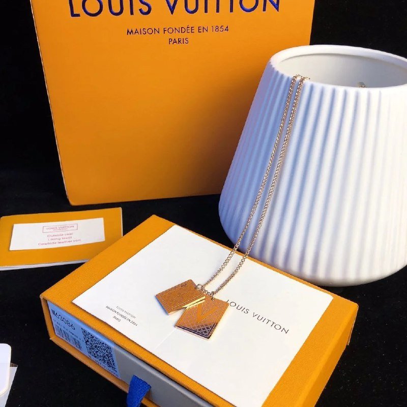 Louis Vuitton Flower & LV Initial Necklaces [40 styles]