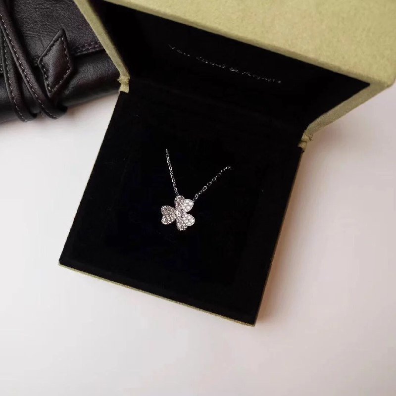 Van Cleef & Arpels Alhambra & Butterfly Jewelry [40 styles]