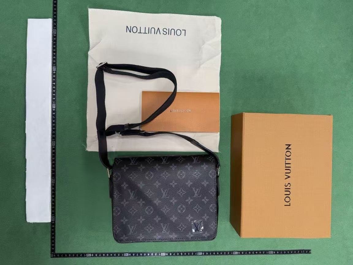 Louis Vuitton Messenger Bag [40 styles]